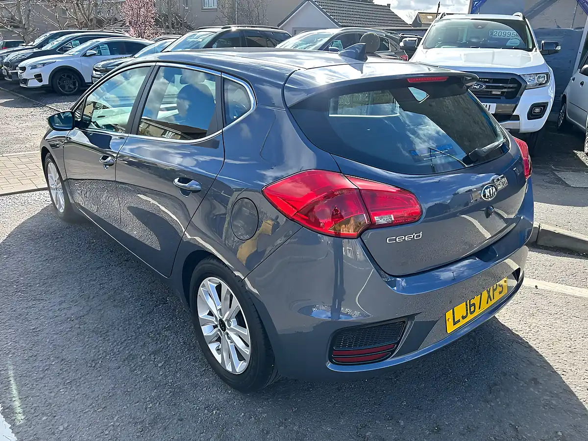 Used 2017 Kia Ceed 2 Blue - Interior and Exterior details 3