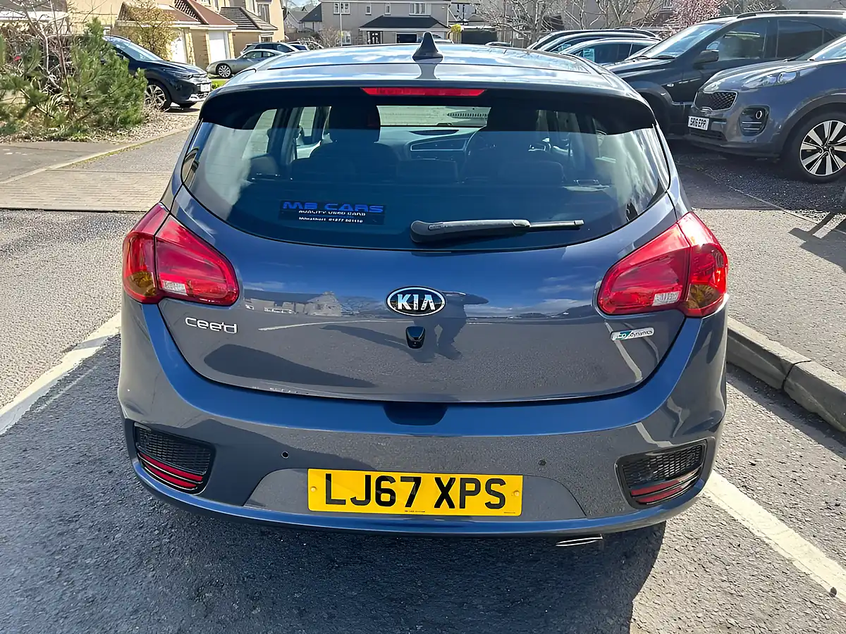 Used 2017 Kia Ceed 2 Blue - Interior and Exterior details 5