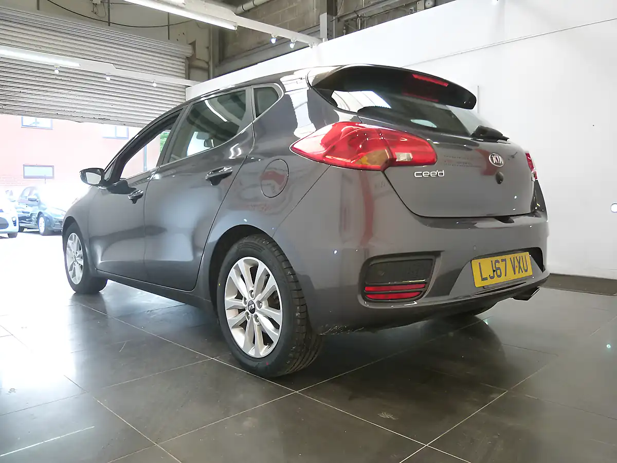 Used 2017 Kia Ceed 2 Isg Auto Silver - Interior and Exterior details 10