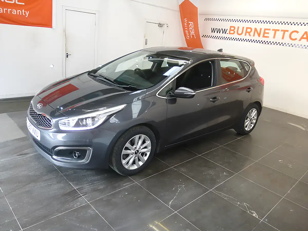 Used 2017 Kia Ceed 2 Isg Auto Silver - Interior and Exterior details 11