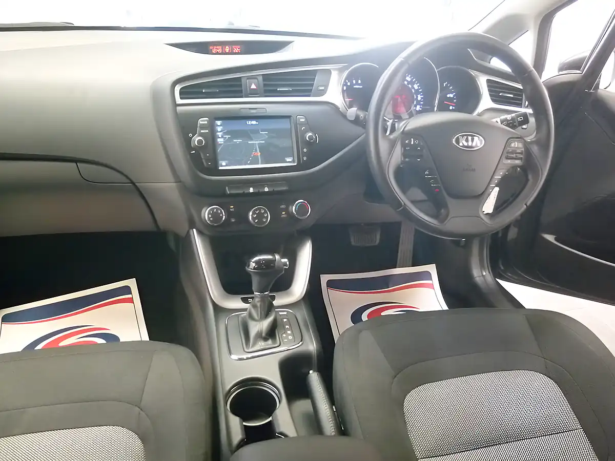 Used 2017 Kia Ceed 2 Isg Auto Silver - Interior and Exterior details 16