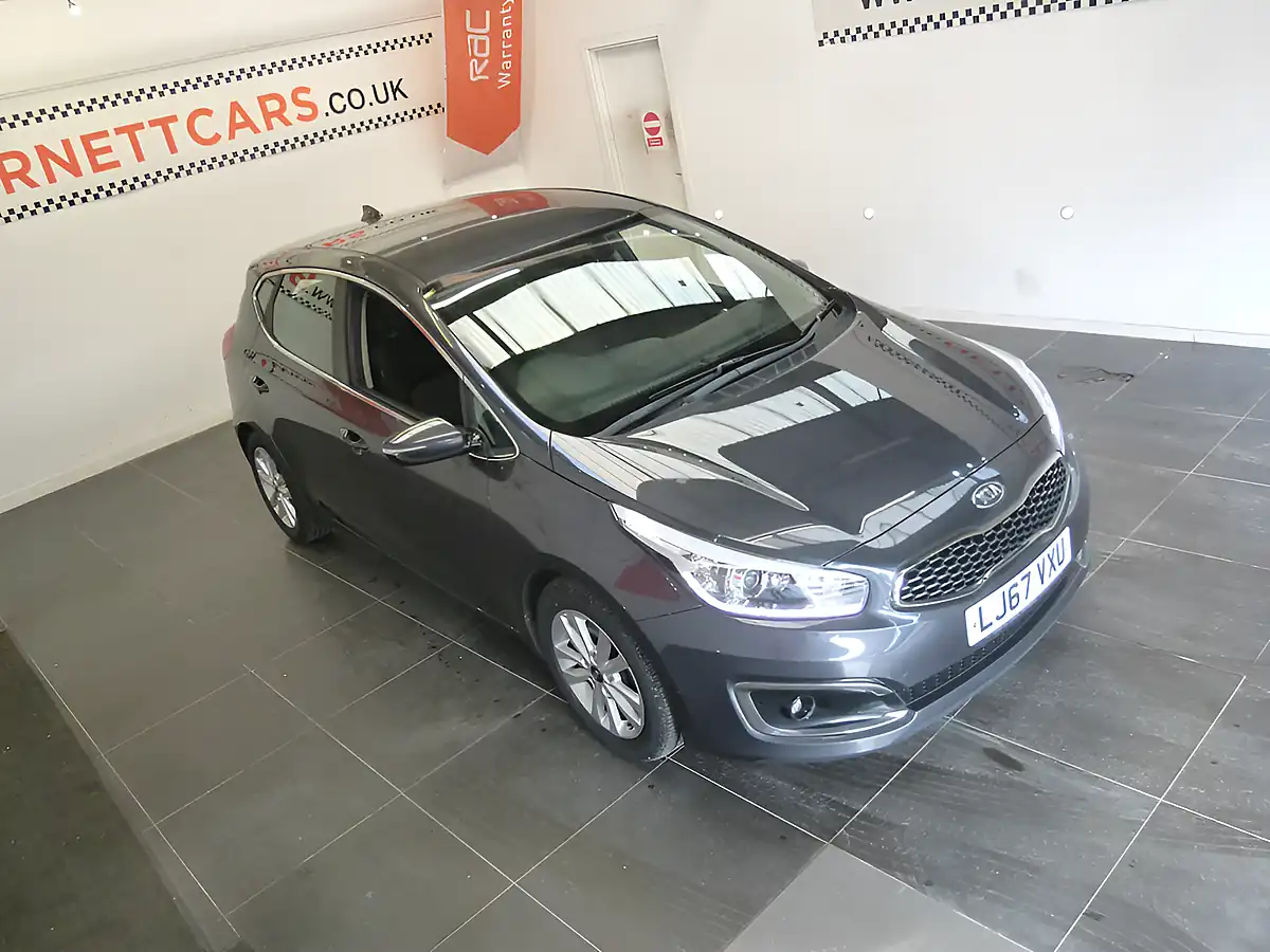 Used 2017 Kia Ceed 2 Isg Auto Silver - Interior and Exterior details 18