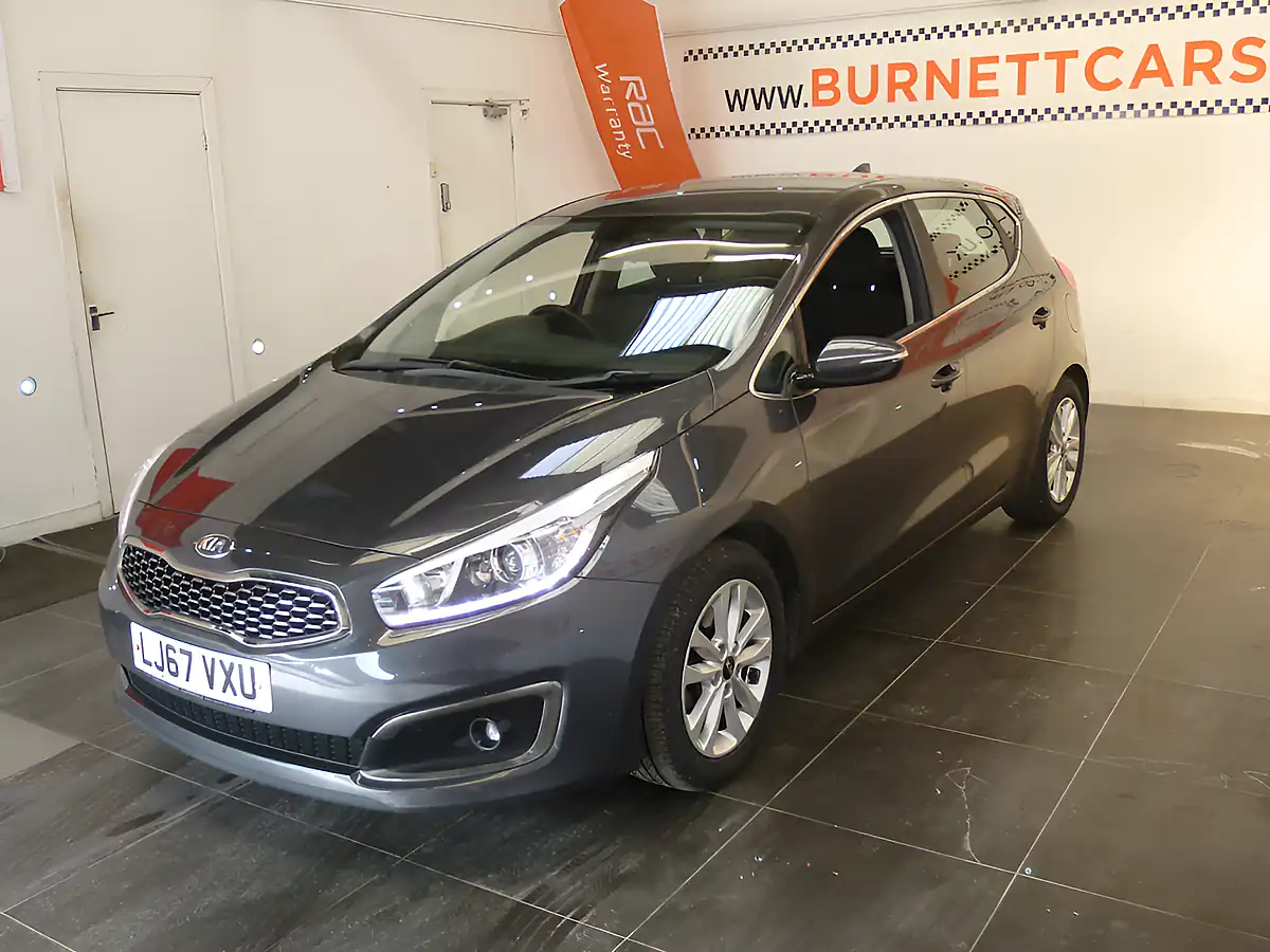 Used 2017 Kia Ceed 2 Isg Auto Silver - Interior and Exterior details 5