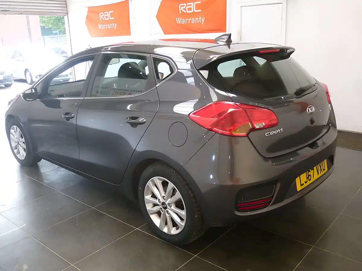 Used 2017 Kia Ceed 2 Isg Auto Silver - Interior and Exterior details 6