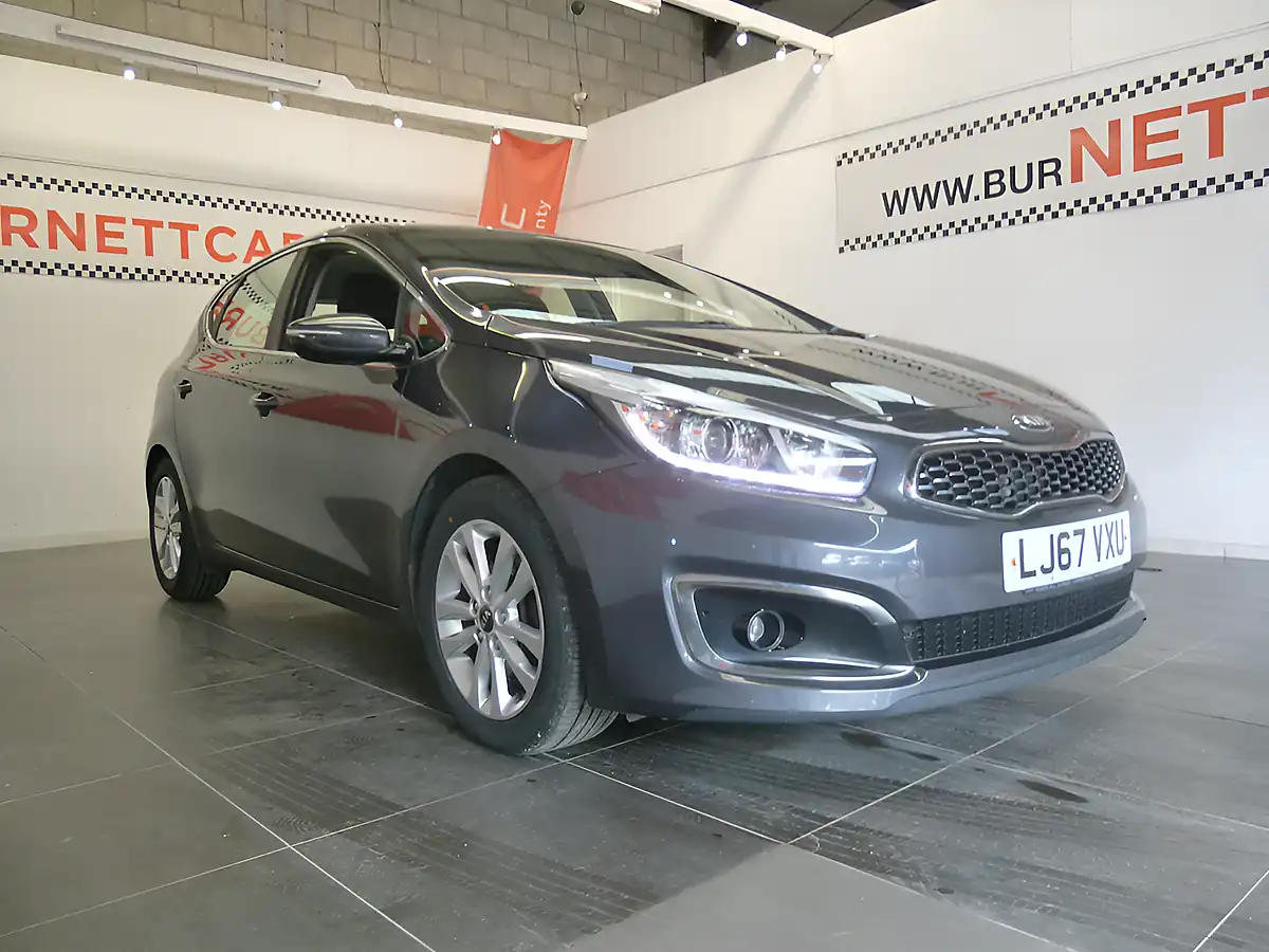 Used 2017 Kia Ceed 2 Isg Auto Silver - Interior and Exterior details 9