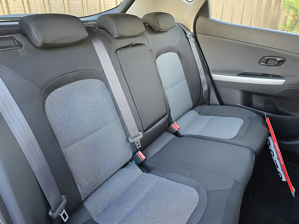 Used 2017 Kia Ceed 2 Red - Interior and Exterior details 18