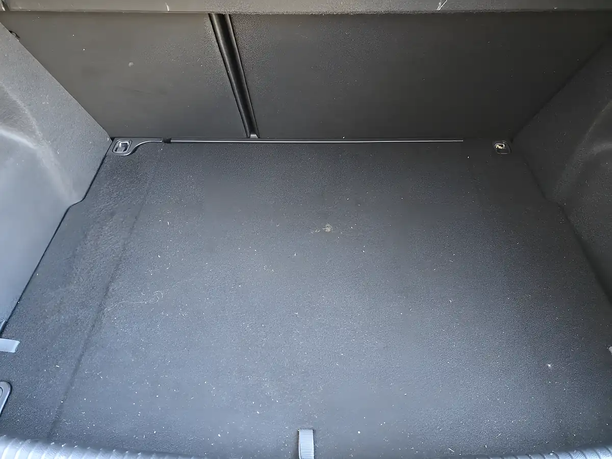 Used 2017 Kia Ceed 2 Red - Interior and Exterior details 19