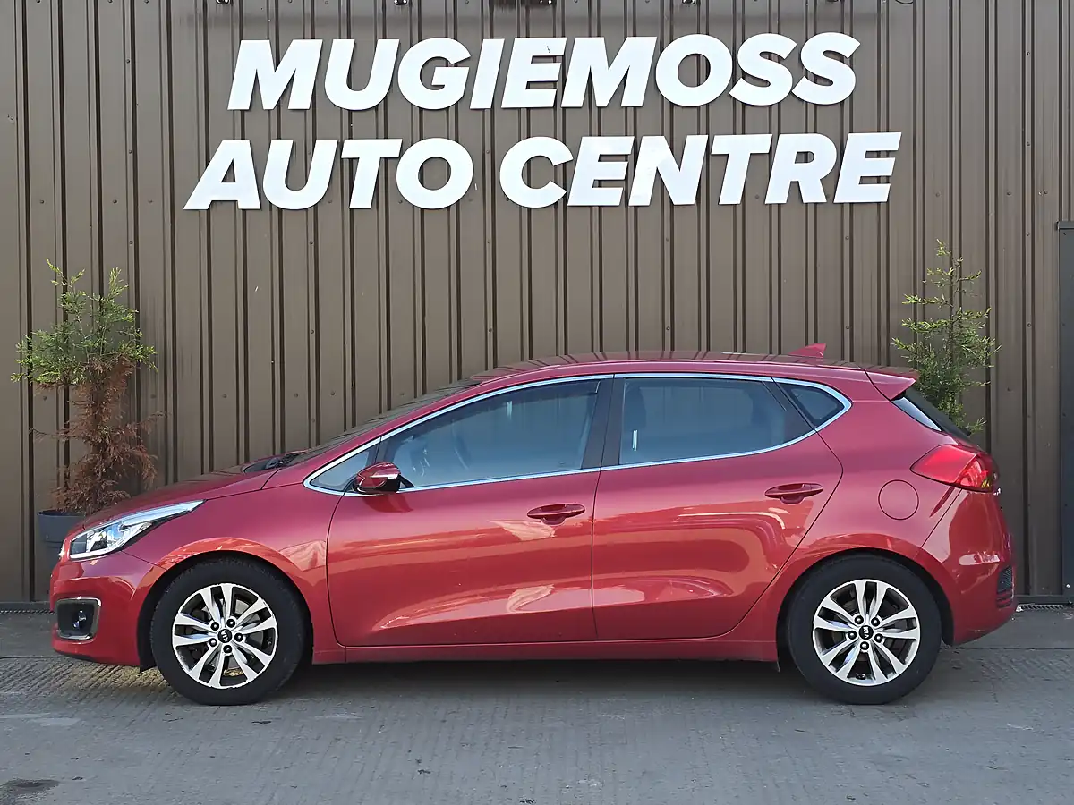Used 2017 Kia Ceed 2 Red - Interior and Exterior details 4
