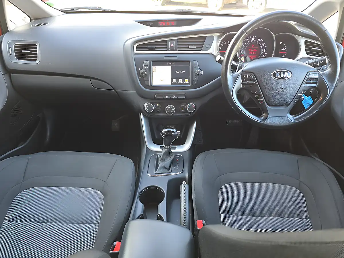 Used 2017 Kia Ceed 2 Red - Interior and Exterior details 7