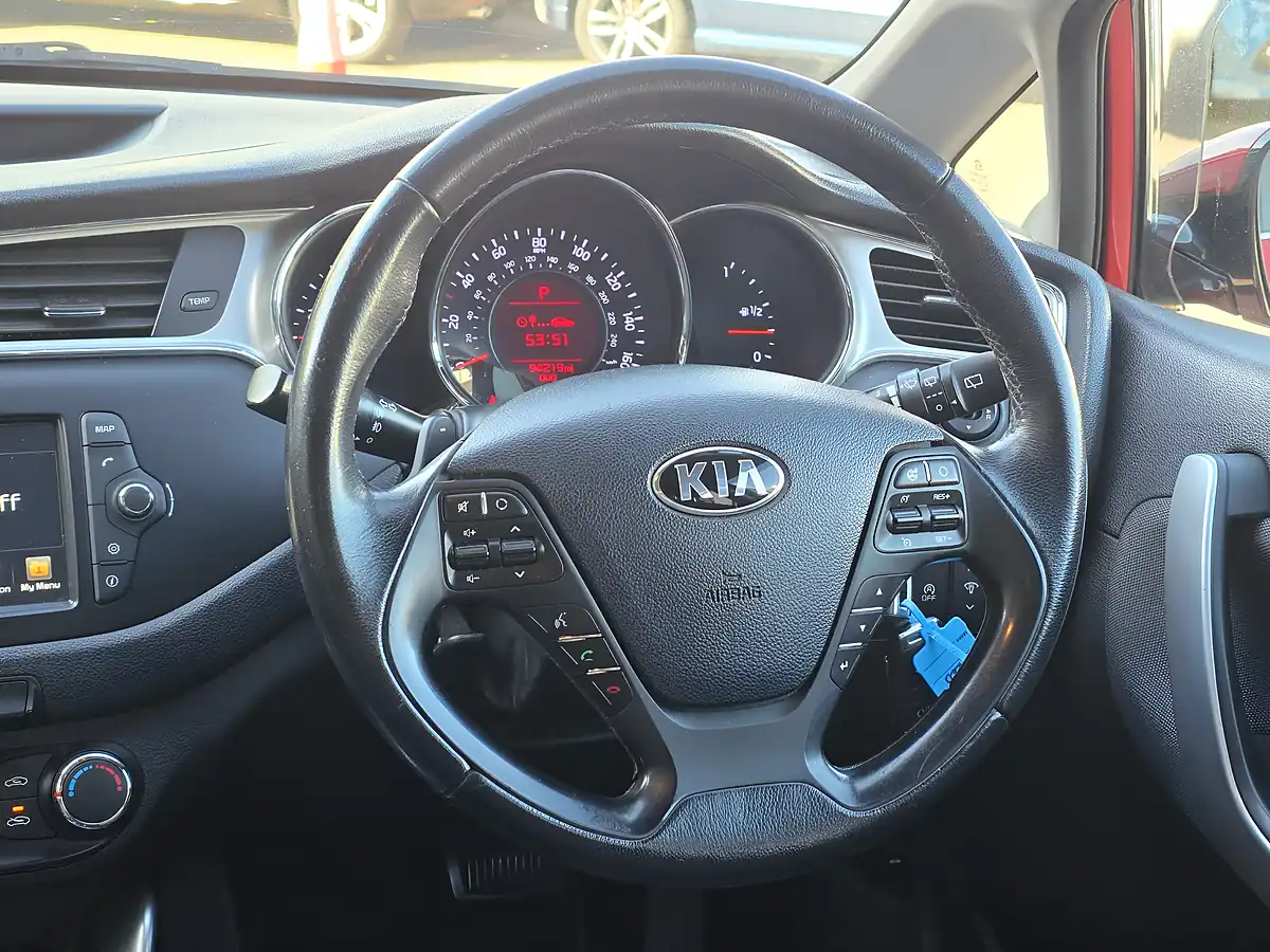 Used 2017 Kia Ceed 2 Red - Interior and Exterior details 8