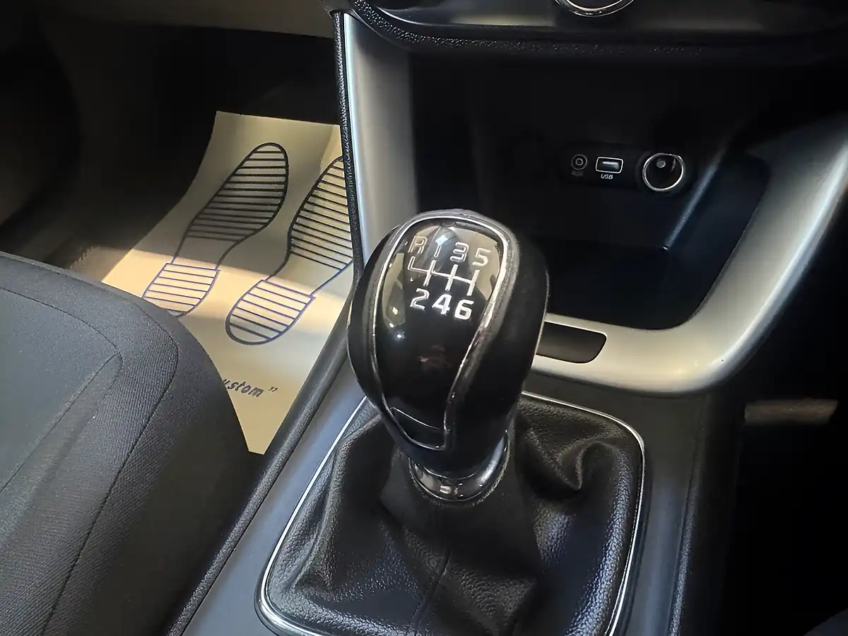 Used 2017 Kia Ceed 2 Silver - Interior and Exterior details 16