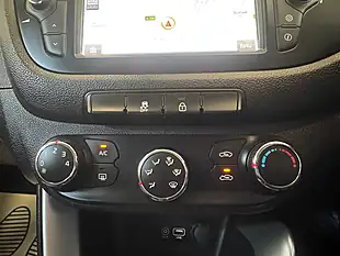 Used 2017 Kia Ceed 2 Silver - Interior and Exterior details 17