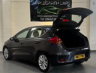 Used 2017 Kia Ceed 2 Silver - Interior and Exterior details 8