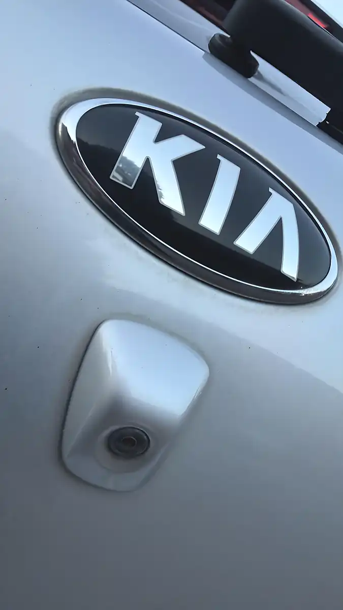 Used 2017 Kia Ceed 2 Silver - Interior and Exterior details 11