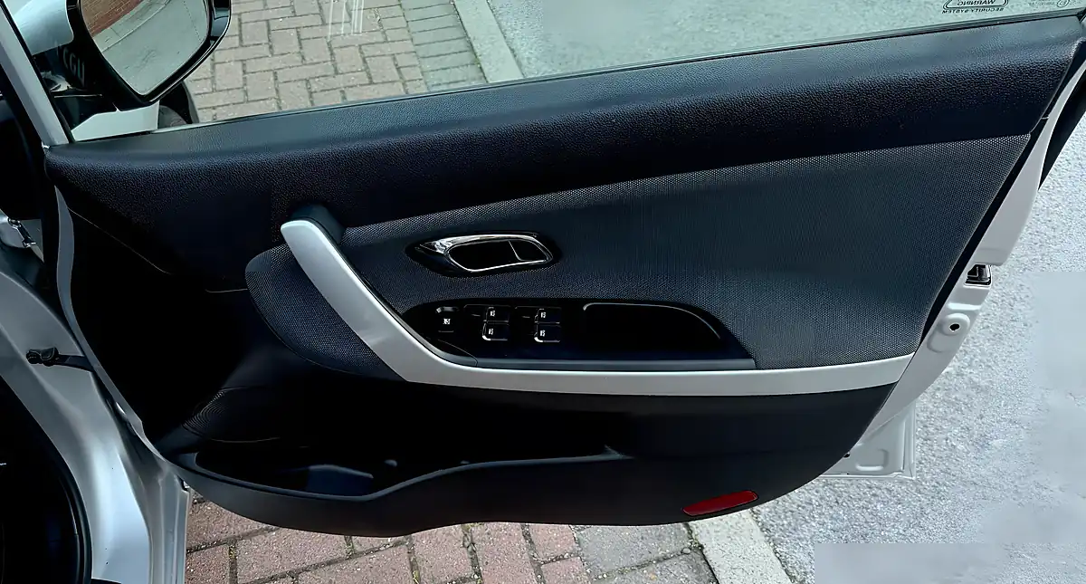 Used 2017 Kia Ceed 2 Silver - Interior and Exterior details 16
