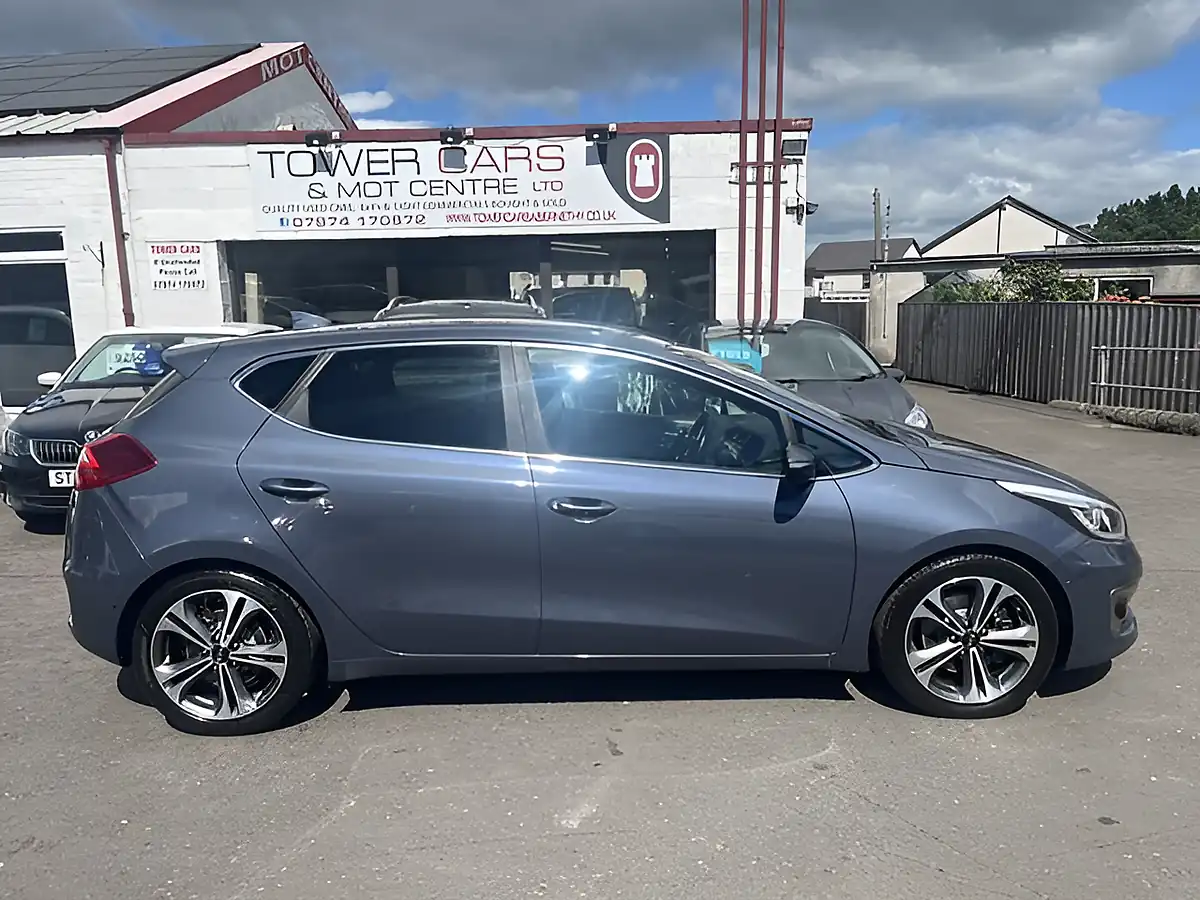 Used 2017 Kia Ceed 3 Blue - Interior and Exterior details 2