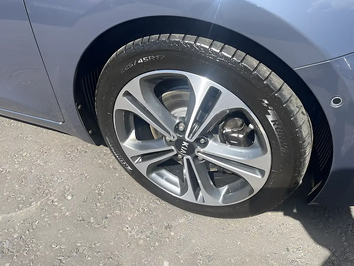 Used 2017 Kia Ceed 3 Blue - Interior and Exterior details 4