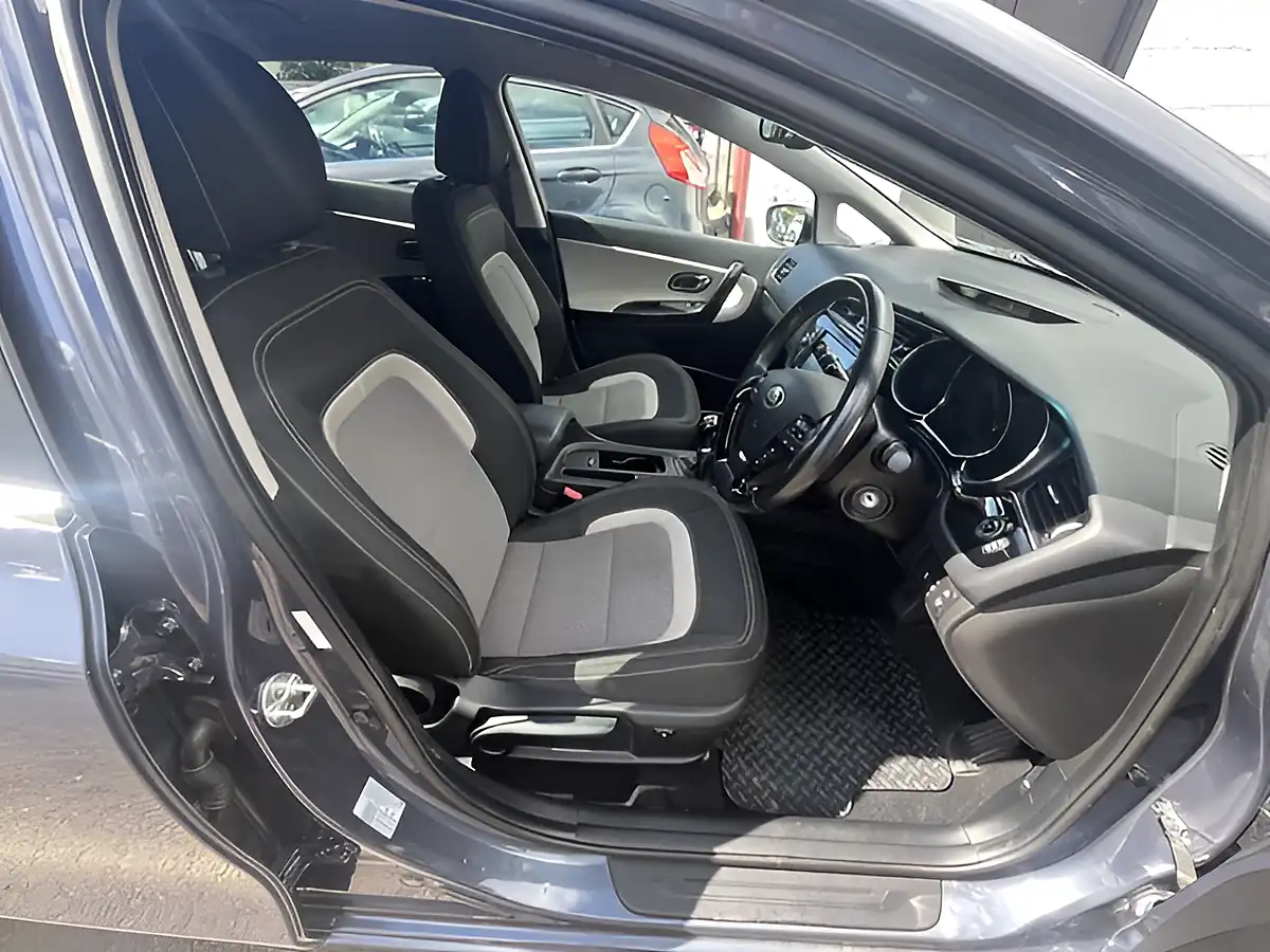 Used 2017 Kia Ceed 3 Blue - Interior and Exterior details 6