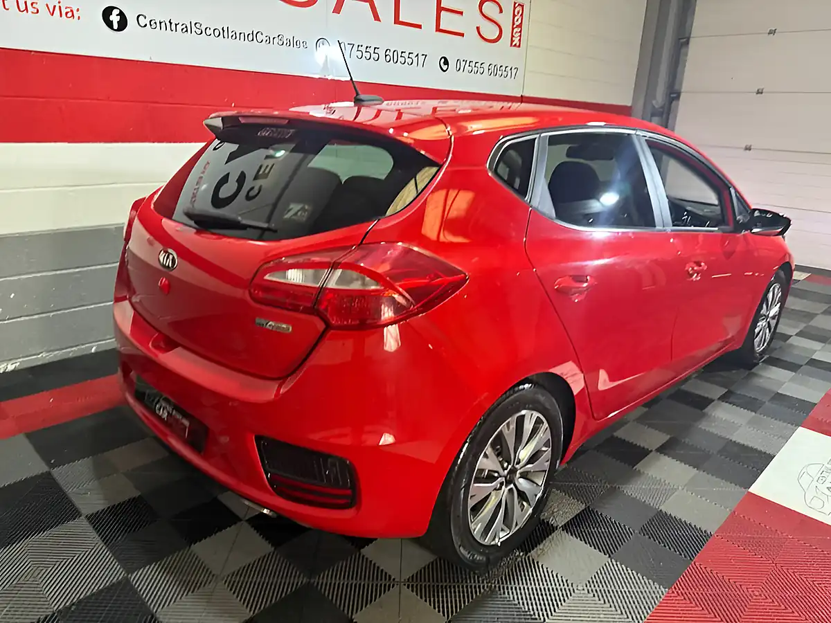 Used 2017 Kia Ceed 3 Red - Interior and Exterior details 2