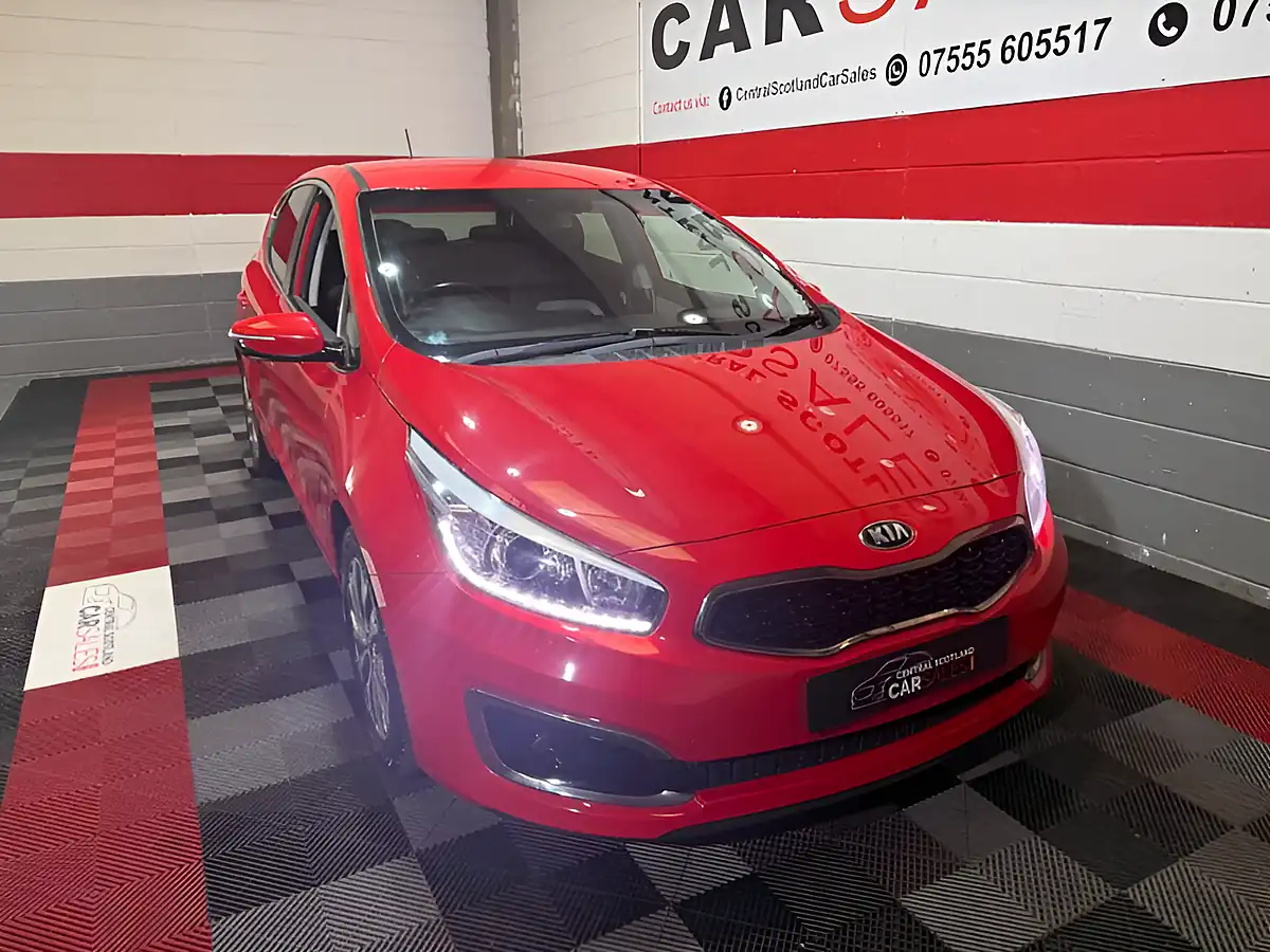 Used 2017 Kia Ceed 3 Red - Interior and Exterior details 5