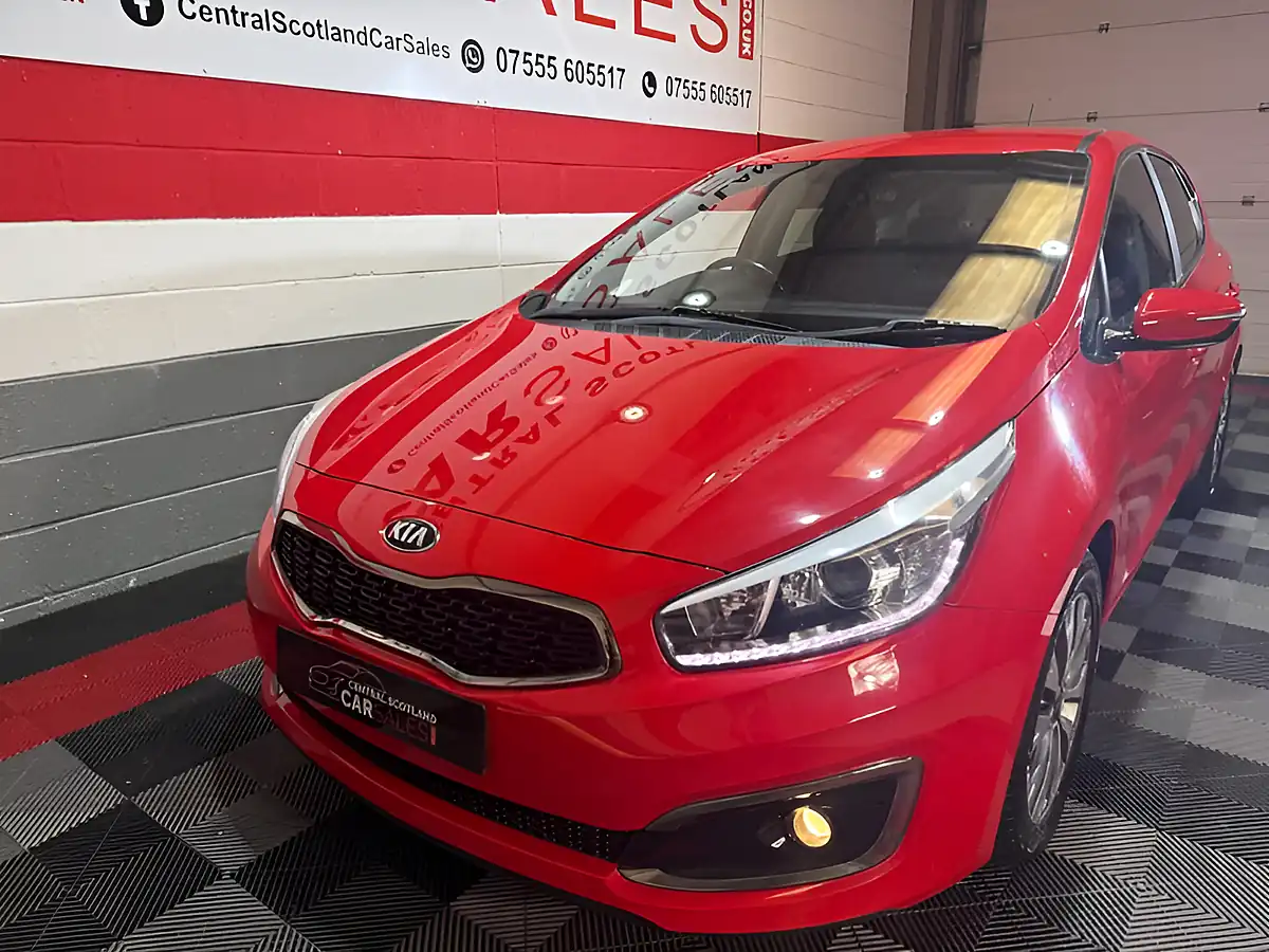 Used 2017 Kia Ceed 3 Red - Interior and Exterior details 6
