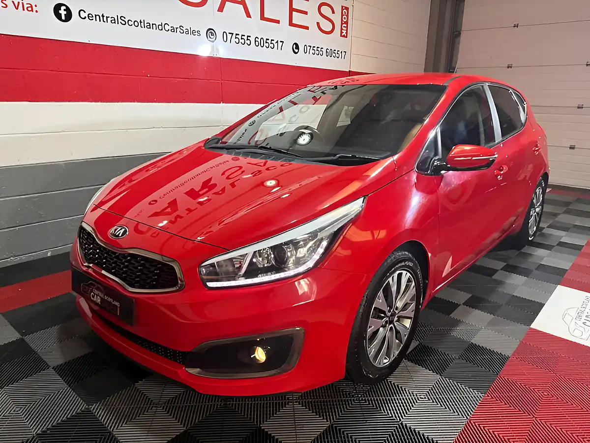 Used 2017 Kia Ceed 3 Red - Interior and Exterior details 7