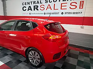 Used 2017 Kia Ceed 3 Red - Interior and Exterior details 9
