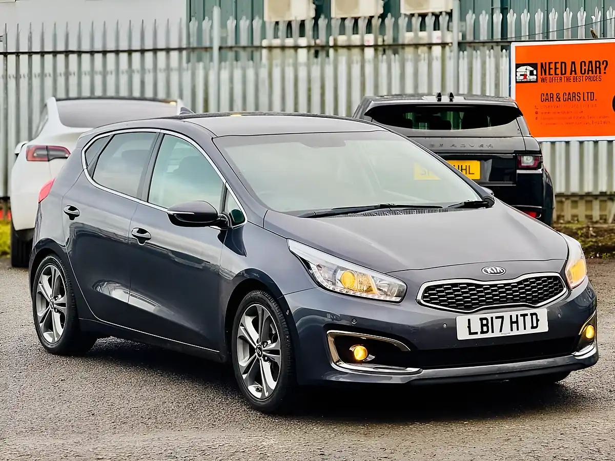 Used 2017 Kia Ceed 3 Silver - Interior and Exterior details 10
