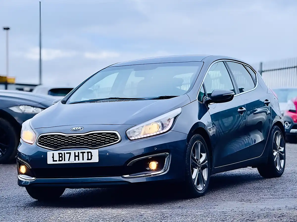 Used 2017 Kia Ceed 3 Silver - Interior and Exterior details 5