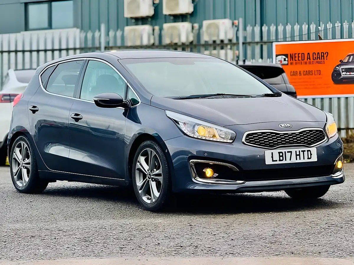 Used 2017 Kia Ceed 3 Silver - Interior and Exterior details 6