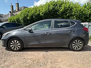 Used 2017 Kia Ceed 3 Silver - Interior and Exterior details 8