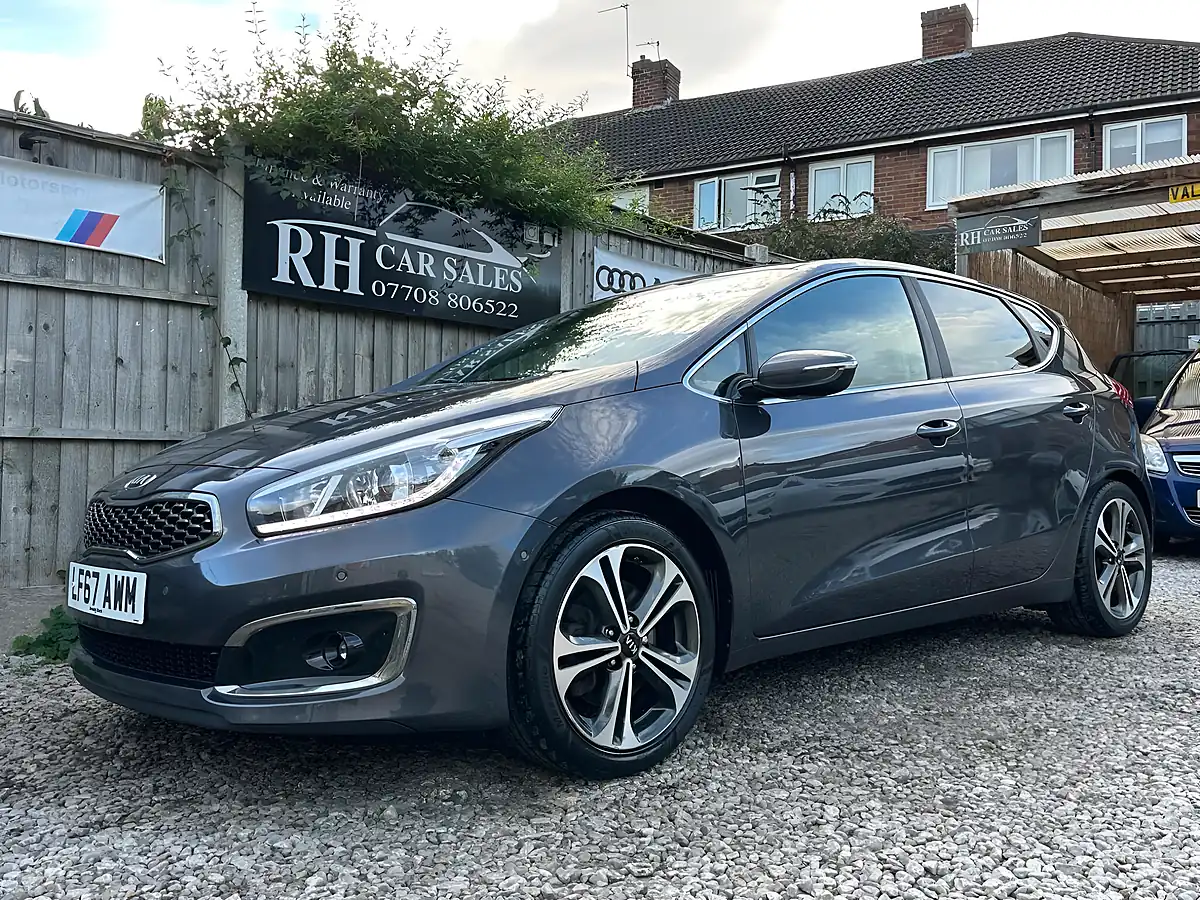 Used 2017 Kia Ceed 3 Silver - Interior and Exterior details 11