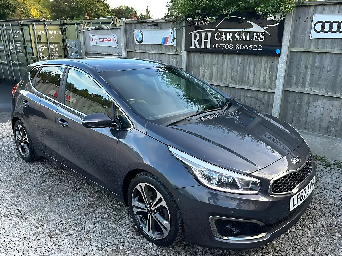 Used 2017 Kia Ceed 3 Silver - Interior and Exterior details 2