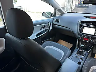 Used 2017 Kia Ceed 3 Silver - Interior and Exterior details 3