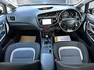 Used 2017 Kia Ceed 3 Silver - Interior and Exterior details 4