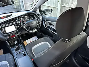 Used 2017 Kia Ceed 3 Silver - Interior and Exterior details 5