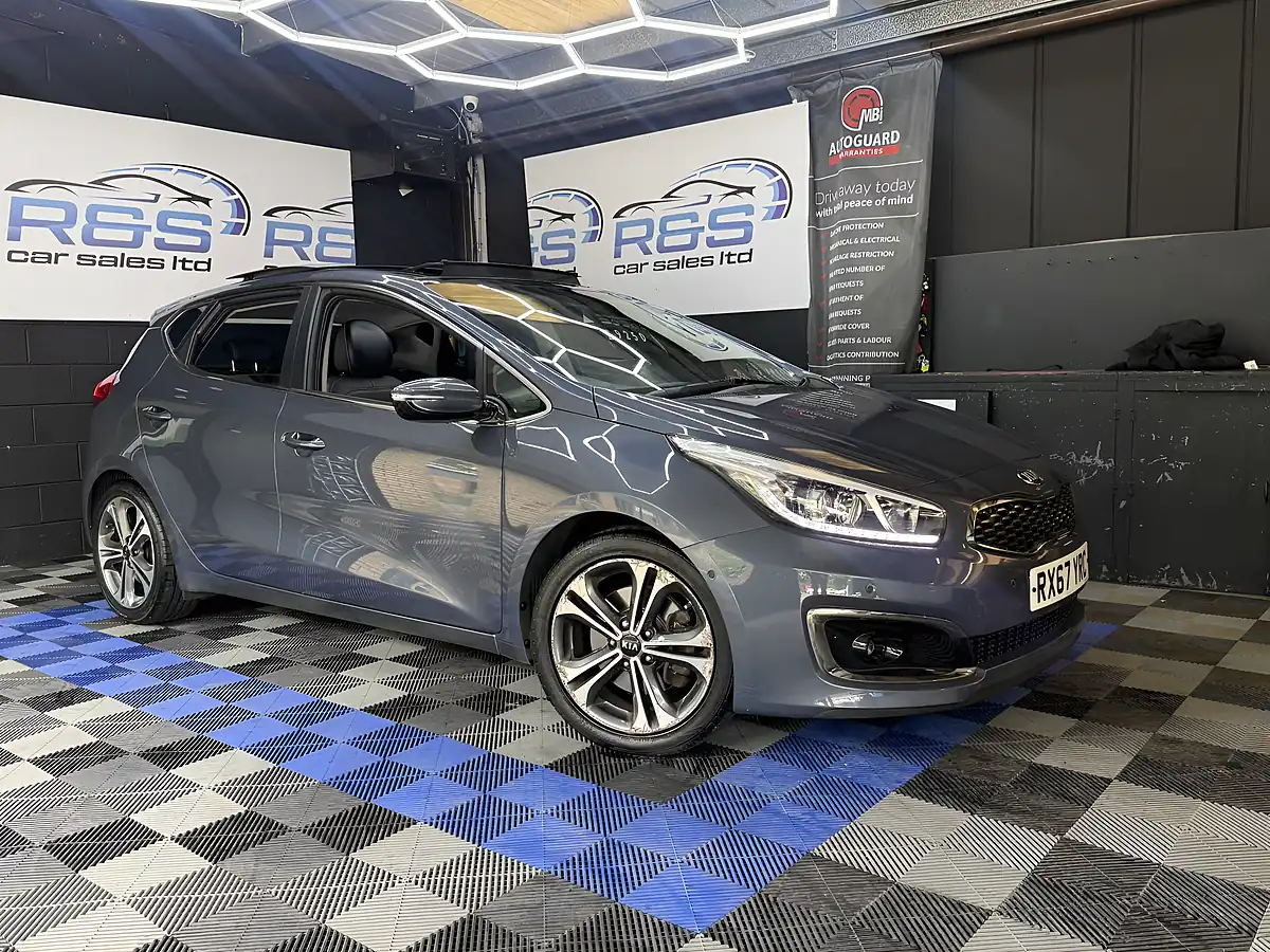 Used 2017 Kia Ceed 4 Blue - Front View