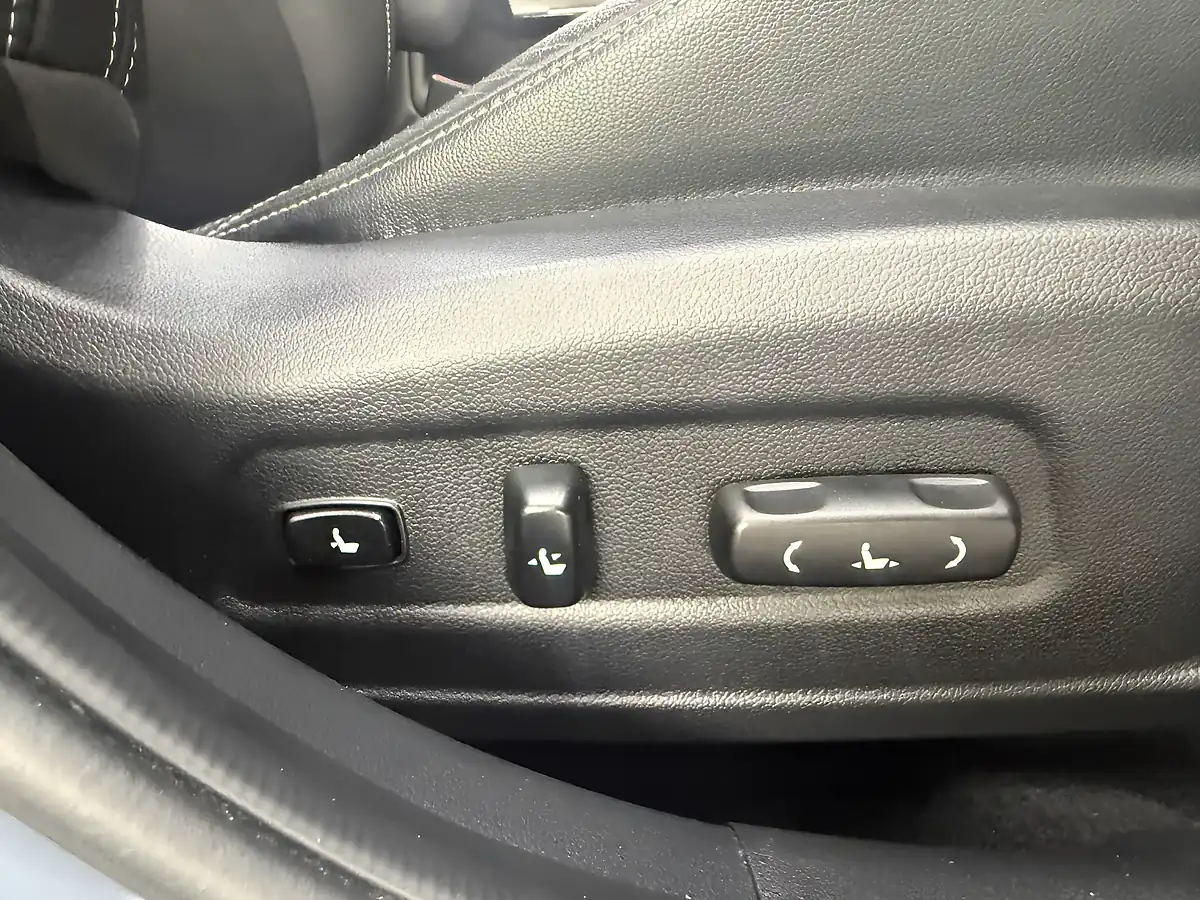Used 2017 Kia Ceed 4 Blue - Interior and Exterior details 12