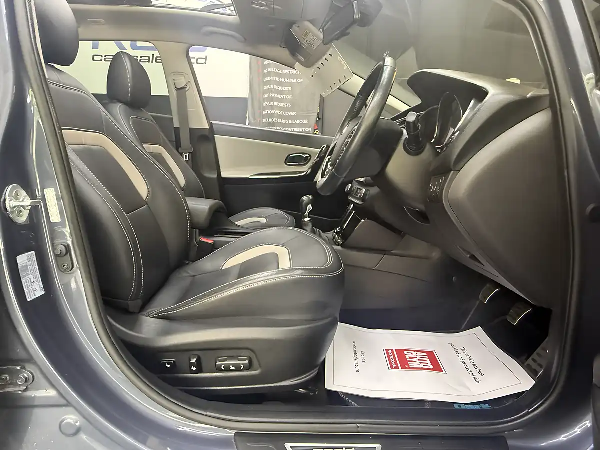 Used 2017 Kia Ceed 4 Blue - Interior and Exterior details 14