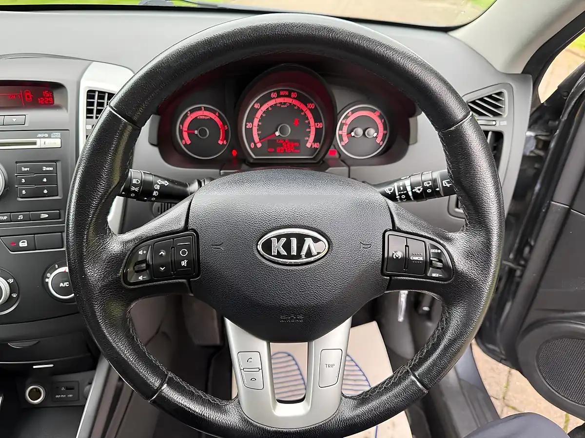 Used 2017 Kia Ceed Ecodynamics 2 Sports Wagon Grey - Interior and Exterior details 19