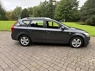 Used 2017 Kia Ceed Ecodynamics 2 Sports Wagon Grey - Interior and Exterior details 3