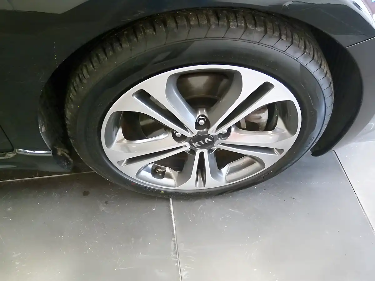Used 2017 Kia Ceed GT-Line S Black - Interior and Exterior details 12