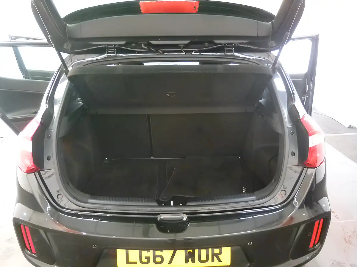Used 2017 Kia Ceed GT-Line S Black - Interior and Exterior details 17