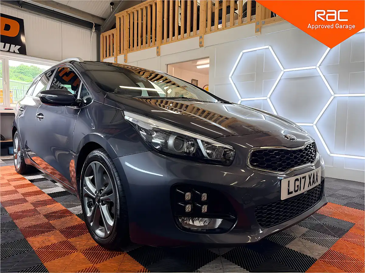Used 2017 Kia Ceed GT-Line Sportswagon Silver - Front View