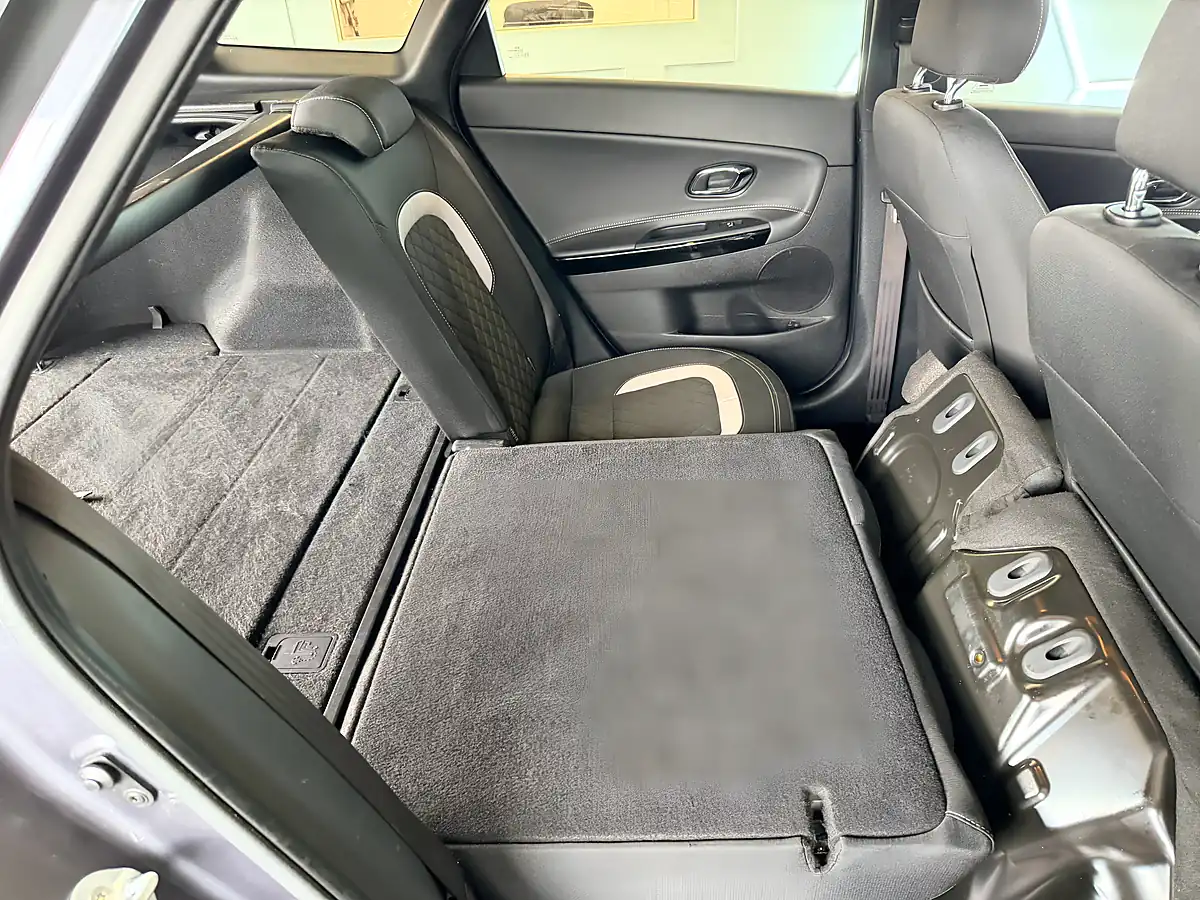 Used 2017 Kia Ceed GT-Line Sportswagon Silver - Interior and Exterior details 11