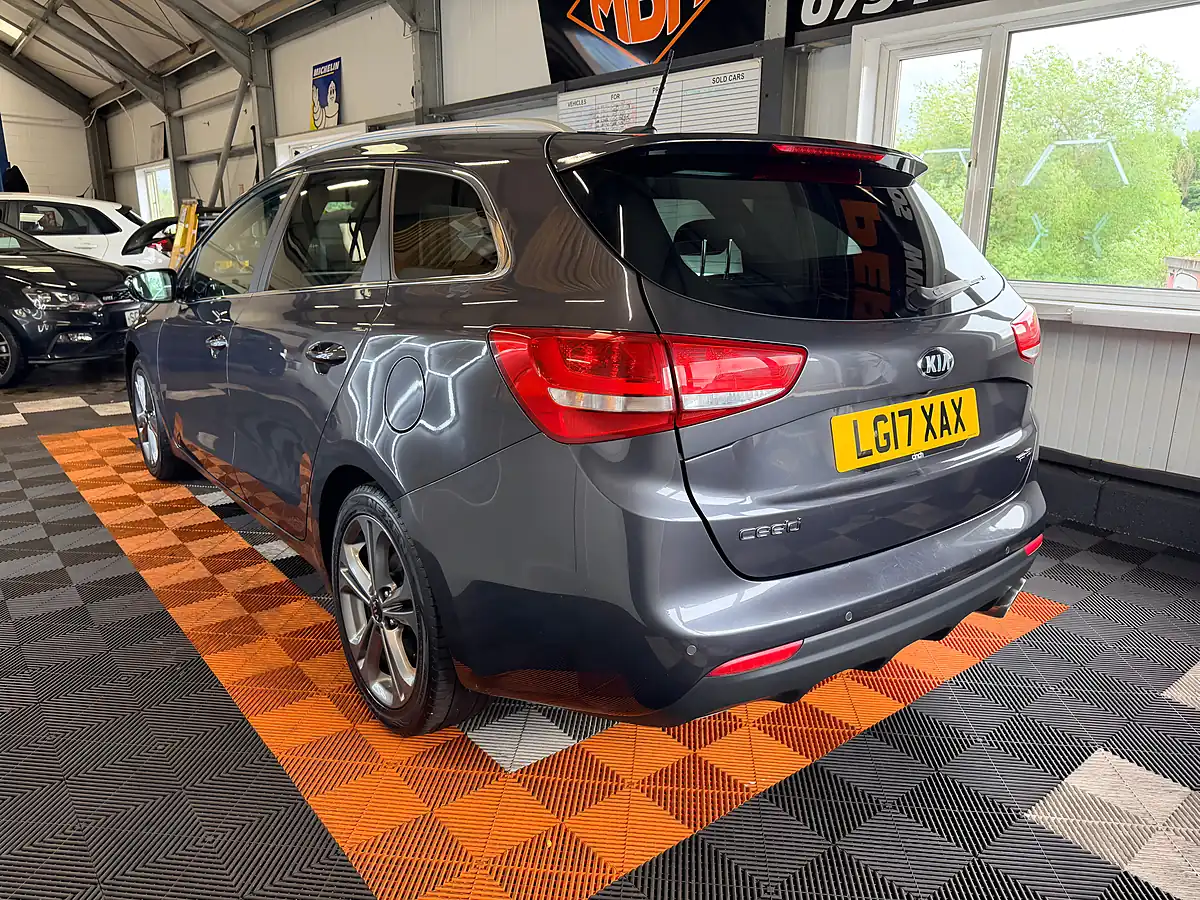 Used 2017 Kia Ceed GT-Line Sportswagon Silver - Interior and Exterior details 4