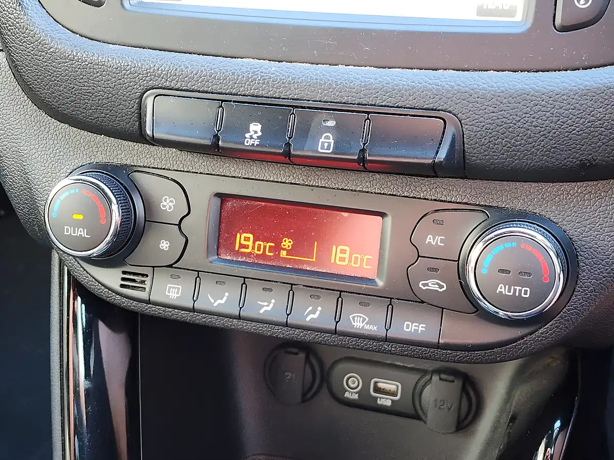 Used 2017 Kia Ceed GT-Line White - Interior and Exterior details 13