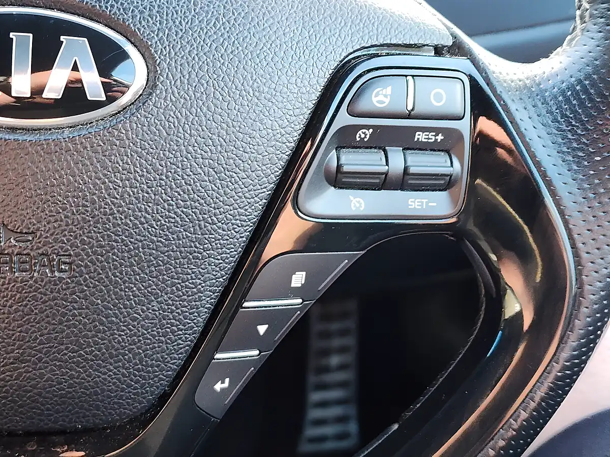 Used 2017 Kia Ceed GT-Line White - Interior and Exterior details 16