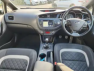 Used 2017 Kia Ceed GT-Line White - Interior and Exterior details 7