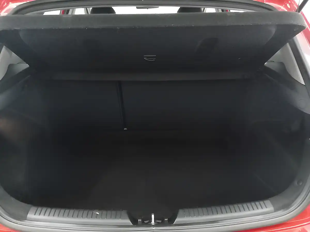 Used 2017 Kia Ceed SR7 Red - Interior and Exterior details 10